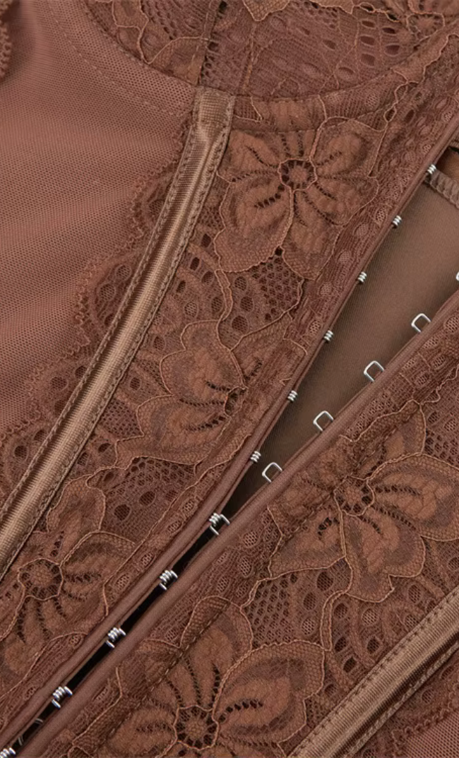Giselle Chantilly Corset en Chocolate