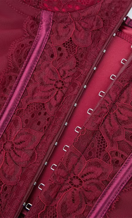 Giselle Chantilly Corset en Crimsom